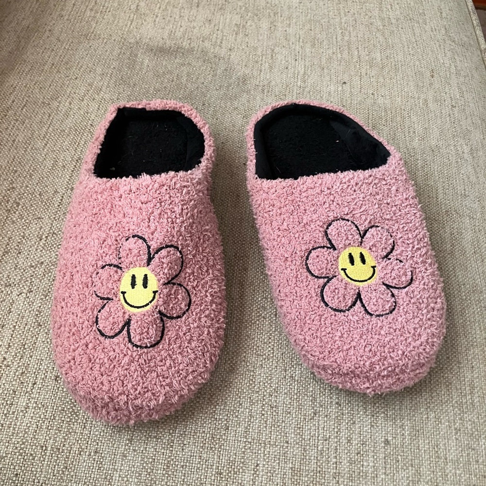 Pink flower slippers